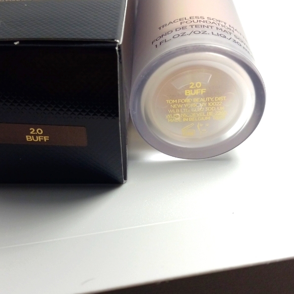 TOM FORD Traceless Soft Matte Foundation Shade: 20 Buff - Picture 5 of 6